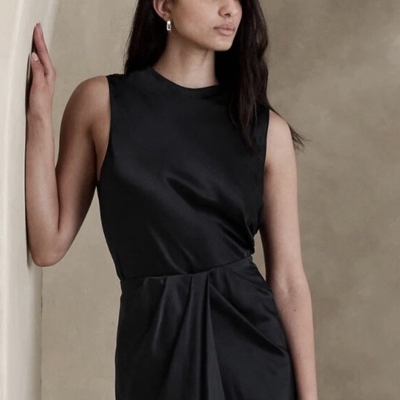 Banana Republic Tops - NWT Banana Republic Sz XS Emie Signature Silk Sleeveless Blouse Tank Top